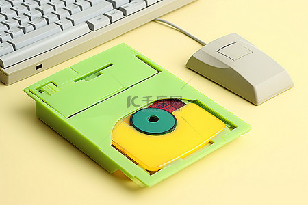 电脑鼠标上的彩色软盘