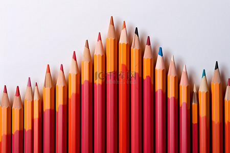 一排呈一定角度的彩色铅笔