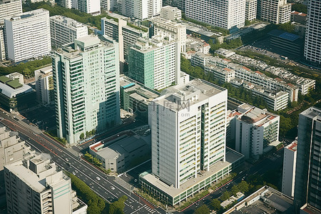 高楼大楼背景图片_一栋高层建筑，背景中有许多高楼