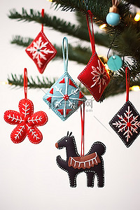晾衣绳背景图片_圣诞毛毡树装饰品