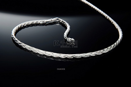 银项链背景图片_银项链和手链