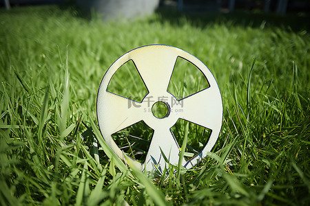 威尔特郡草地上的放射性符号