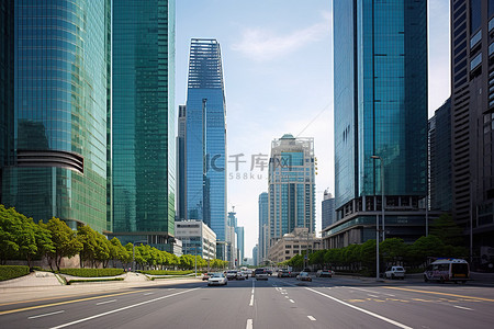 高大上背景图片_首尔空旷街道上的高大豪华建筑