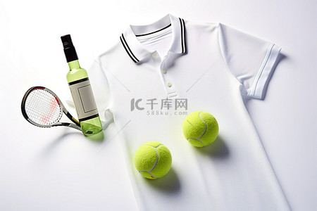 polo衫背景图片_Polo 衫内的球拍网球和瓶子