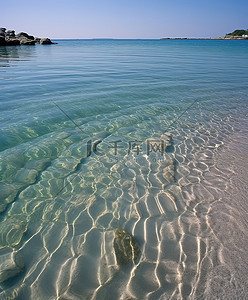 海水清澈沙子没有污垢的海滩