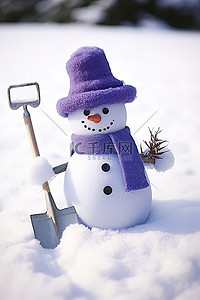 拿着帽子背景图片_拿着铲子和帽子的雪人