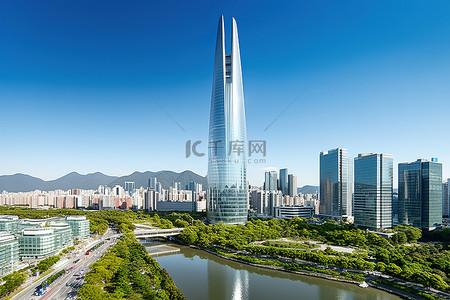 韩国蓝色背景图片_阳光明媚的日子里，首尔摩天大楼的蓝色屋顶和绿色如下所示