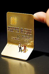 小支架中的微型信用卡