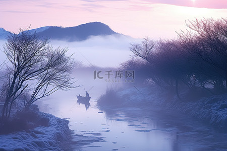 蓝色水雾背景图片_一条将水引向雾中河流的河流