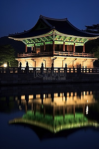 首尔宫殿的夜晚 首尔日出的景色