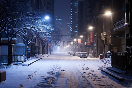 人冷的背景图片_城市街道上的冰雪