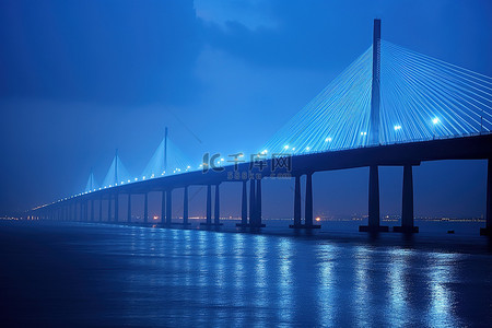 韩国蓝色背景图片_上海大桥台湾生活中的一天