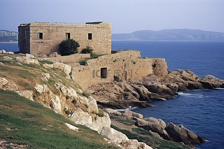 海边一座古老堡垒的图像