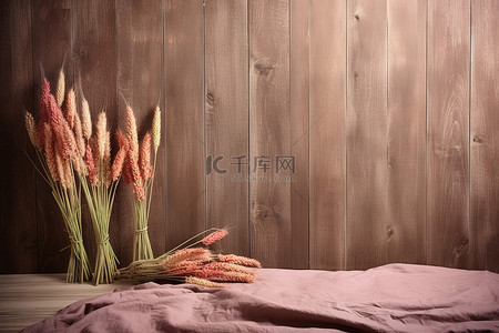 小麦地面背景图片_木床上的棕色小麦，带布