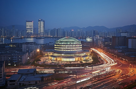 夜晚城市背景图片_黄昏的首尔中央大厅