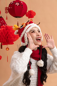 拜年拜年摄影照片_新年祝福一位快乐的亚洲青年女性