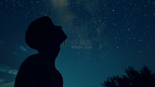 蓝色夜晚星空下男子抬头看星空的背景24