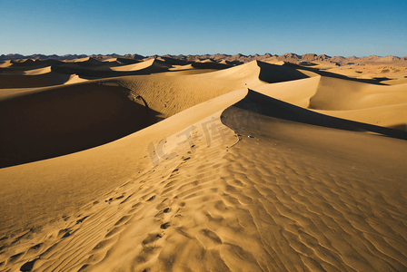 白天沙漠航拍摄影图4