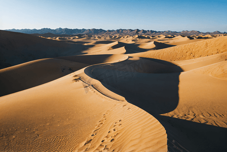 白天沙漠航拍摄影图5