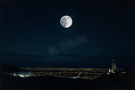 夜空下的圆月摄影照片5