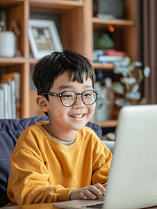 网课小孩在家学习作业在线教育