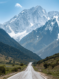 通向雪山的公路