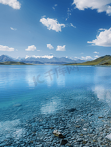 山的那边摄影照片_青藏高原纳木措圣湖边的玛尼堆