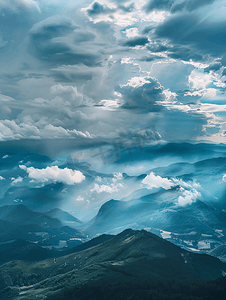 乌云密布闪电摄影照片_山脉上空的风暴