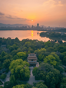 雷锋塔上眺望杭州西湖夕阳美景