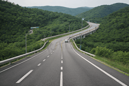 高速马路摄影照片_草地旁的高速公路摄影图5