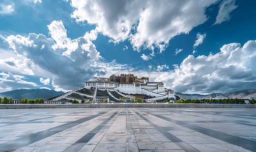 西藏旅行摄影照片_布达拉宫白云