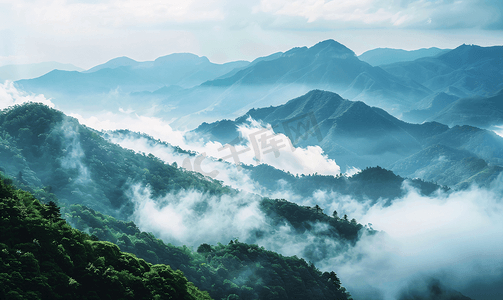 森林草原背景摄影照片_云雾群山唯美风景