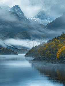 中国风景水墨摄影照片_山脉河流平流雾