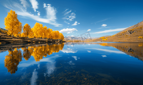 诗意山水画摄影照片_羊卓雍措西藏羊湖