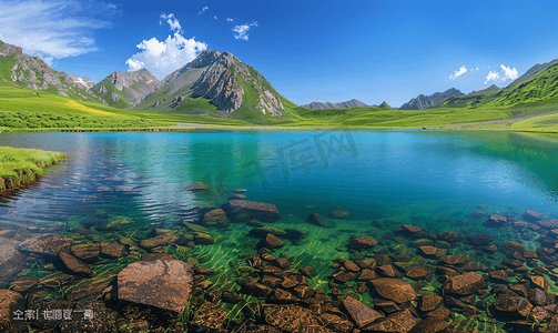 山的那边摄影照片_青藏高原纳木措圣湖边的玛尼堆