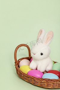 复活彩蛋摄影照片_复活节兔子彩蛋绿色素材