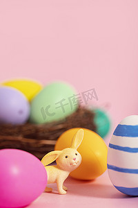 复活彩蛋摄影照片_复活节彩蛋兔子粉色图片