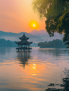 湖泊城市摄影照片_杭州西湖长桥公园雷峰夕照景观