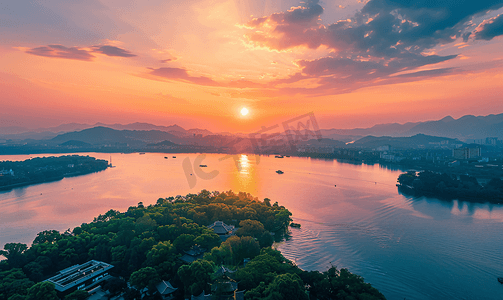 雷锋怎么画摄影照片_雷锋塔上眺望杭州西湖夕阳美景