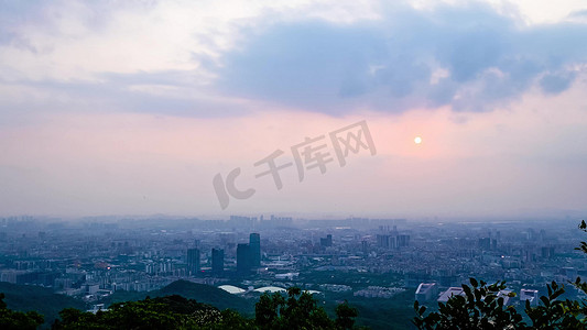 城市黄昏日落建筑群摄影