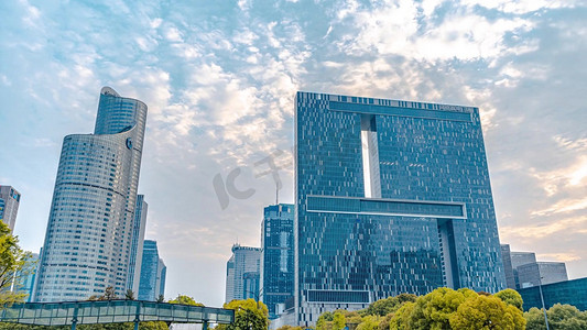 杭州亚运主场馆摄影照片_杭州CBD钱江新城金融中心商务楼天空云层
