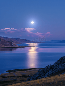 月圆佳节摄影照片_青海湖月夜月亮