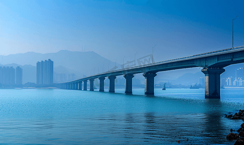 蓝橙色摄影照片_深圳湾大桥湾区