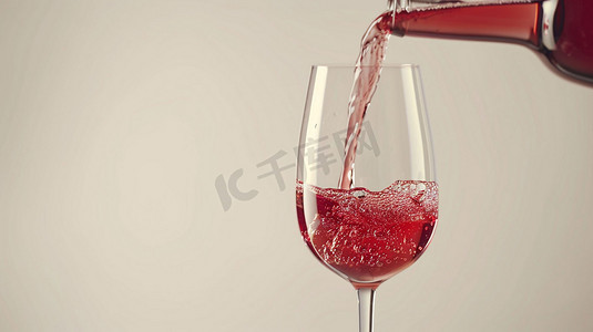 玻璃红酒杯立体描绘摄影照片