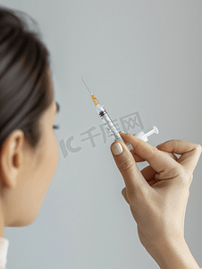 女性自己注射胰岛素