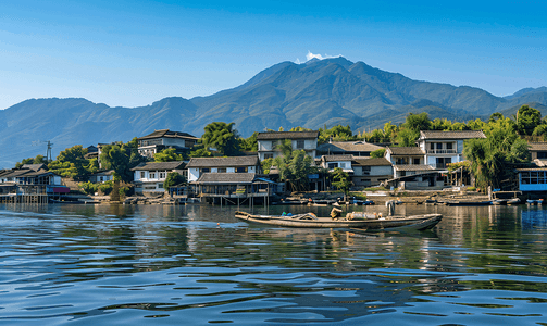 欧式大理石柱摄影照片_大理白族洱海渔村