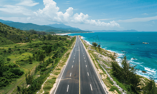 远方的公路摄影照片_无人区波浪公路