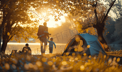 周末公园摄影照片_家庭亲子户外露营玩耍