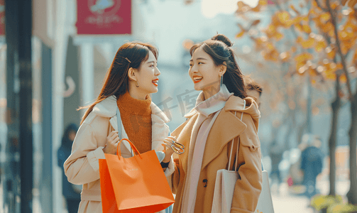亚洲人青年女人逛街购物