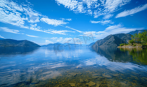 泸沽湖全景摄影照片_泸沽湖大气